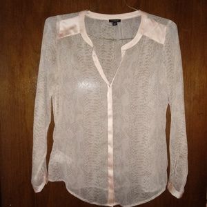 🌟 ANN TAYLOR PETITE. BLOUSE